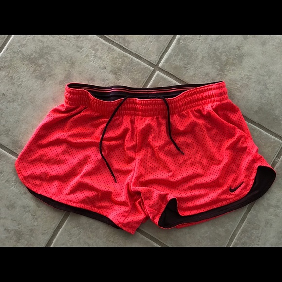 Nike shorts - Picture 1 of 2